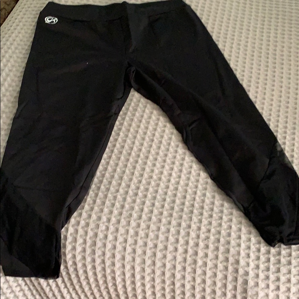 GK Capri Leggings - Brand New!